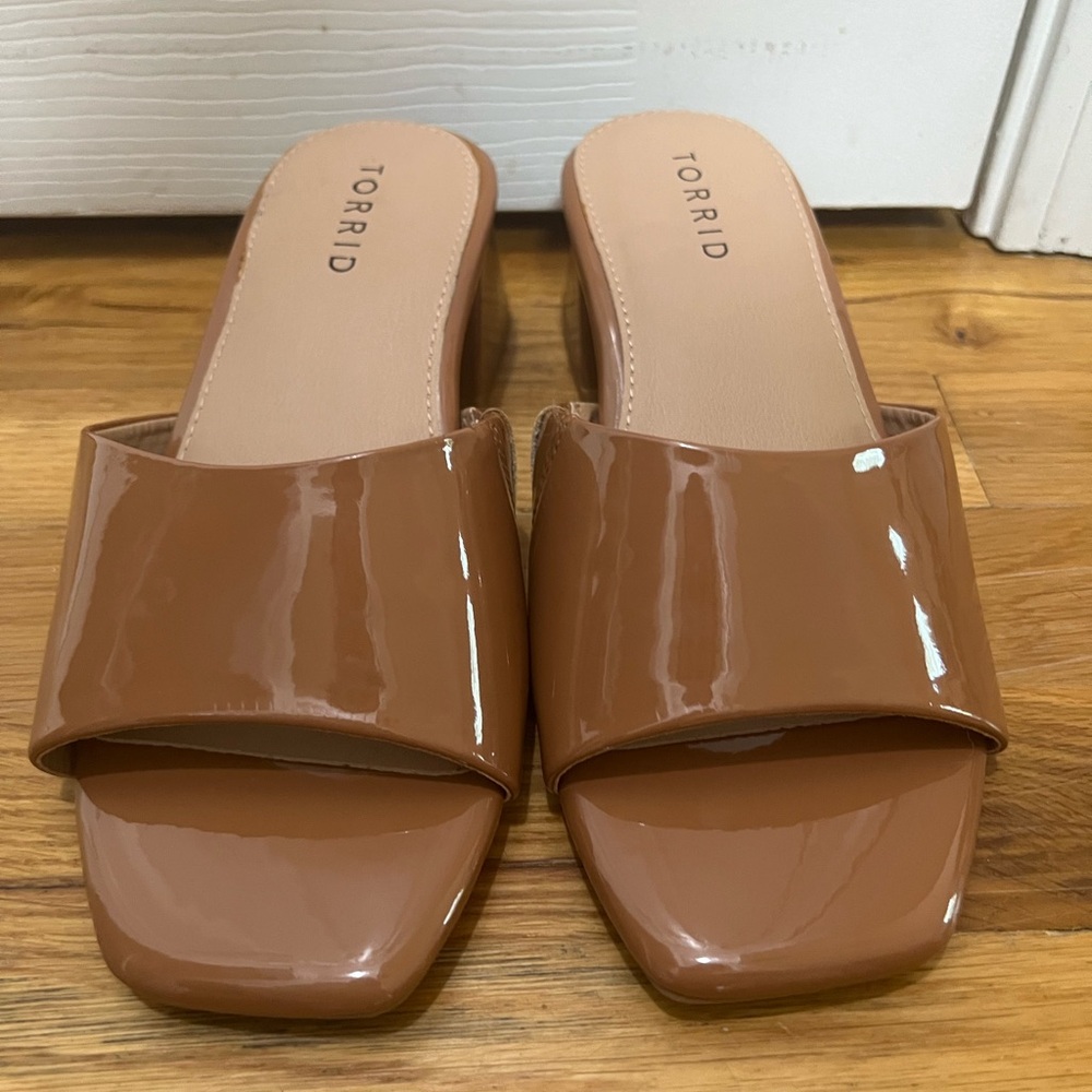 Torrid Tan Faux Patent Leather (Vinyl) Block Heel Mule Sandals